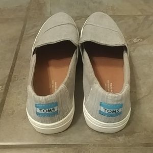 Unisex TOMS Luca Slip On Casual Shoe. Size 8
